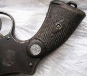 SW British Service grip right.jpg