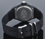 Наручные часы Casio MRW200HB-1BV натовский ремешок