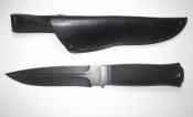 Черный нескладной нож в черном кожаном чехле.