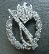 Штурмовой пехотный знак в серебре