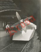 Schienenzeppelin Eisenbahntriebwagen Kruckenberg Repro Hauptbahnhof Hannover (2).jpg