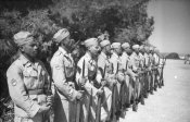 Bundesarchiv_Bild_101I-561-1148-04,_Ausbildung_arabischer_Luftwaffensoldaten.jpg