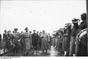 Himmler_an_der_spanischen_Grenze_in_Hendaye-Ville_Frankreich_1940_Bild_101III-Wisniewski-040-27.jpg