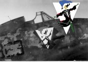 15_Particolare di un aereo in un campo di aviazione a Stalino nell'inverno 1942.jpg
