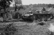 Штурмовое орудие StuG III на марше..jpg