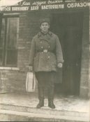 Боец в двухбортной куртке 1960 года.jpg