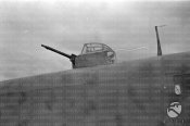 4_La torretta superiore con mitragliatrice di un bombardiere Fiat BR20 Sardegna 07_1940.jpg