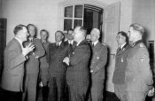 hitler2_427.jpg