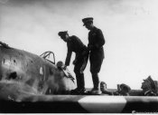 4_Visita del generale Alexander Löhr, comandante tedesco dell'aviazione del sud.jpg