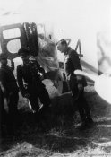 7_Visita del generale Alexander Löhr, comandante tedesco dell'aviazione del sud.jpg