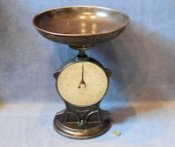 Antique Salters Family Scale S249s.jpg
