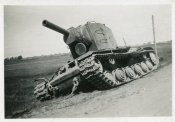 KW-2 Tank Russland.JPG