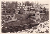 russ Panzer T 34 Kennung T-17 im Kreis.JPG