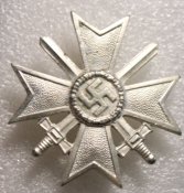 крест за военные заслуги 1 класса с мечами