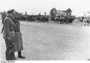 Bundesarchiv_Bild_183-B10901,_Tschernigow,_Parade_vor_Generaloberst_von_Weichs.jpg