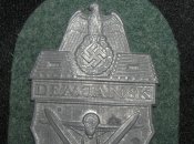 2082260585_3.jpg
