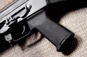 Madpul-MOE-AK-Grip.jpg
