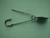 7 різних немагнітних.