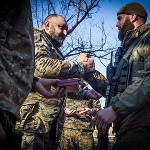 Кацапам привет,Правий Сектор получает награды  за убиенных рускаязычных снегирей...