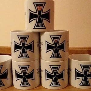 коллаж мылых кофейных с крестом 1914