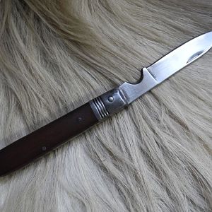 352