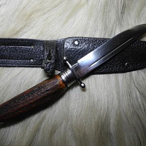 934