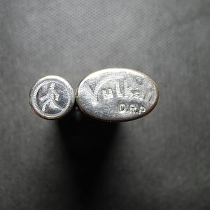 987