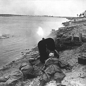 Форсируем Днепр. Ноябрь 1943 г..jpg