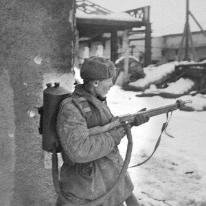Огнеметчик 145-го стрелкового полка И.К. Монахов. 1944 г..jpg