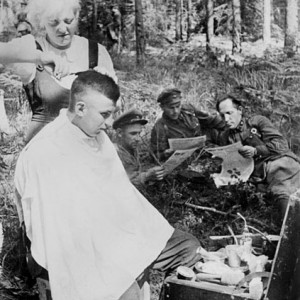 Парикмахерская на передовой..jpg