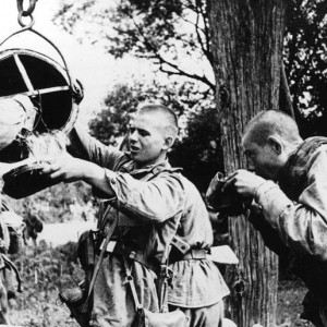 После утомительного похода. 2-й Белорусский фронт, 1944 г..jpg