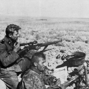 Снайпер-и-пулемётчик-Восточный-фронт.jpg
