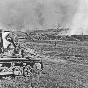 Немецкая легкая противотанковая САУ Panzerjäger I в бою под Сталинградом..jpg