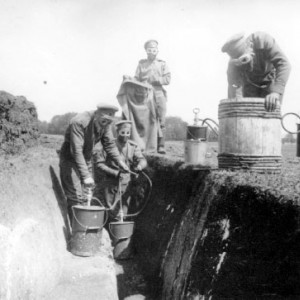 Дегазация окопов на позиции Н-ского подразделения 9-ой армии. 1916 г..jpg