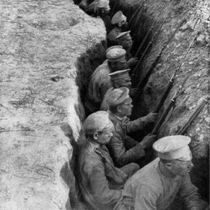Окоп с русскими пехотинцами.jpg