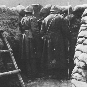 Наблюдатели в окопах первой линии, 19 апреля 1917 года.jpg