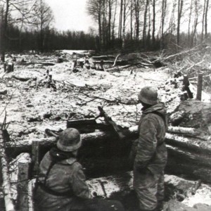 Расчет немецкого пулемета MG-42 на позиции..jpeg