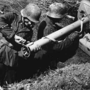 Raketenpanzerbuschse-43-Panzerscherek.jpeg