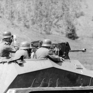 German-soldiers-fire-the-2.8-cm-sPzB-41-heavy-anti-tank-rifle-on-the-Sd.Kfz_.-250-11.jpg