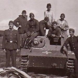 Трофейный советский тягач Т-20 Комсомолец в вермахте.jpg