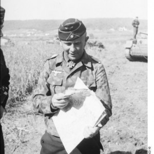 Bundesarchiv_Bild_101I-022-2922-10,_Russland,_Adelbert_Schulz,_Oberstleutnant_der_Panzertruppen.jpg