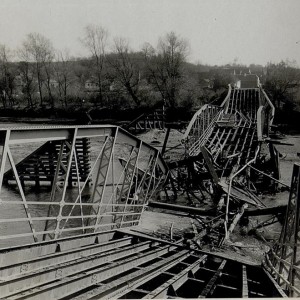 Erzherzog Karl besucht Rupea (Köhalom, Reps), Besichtigung der zerstörten Brücke und der Behelfsbrücke am 15.10.1916