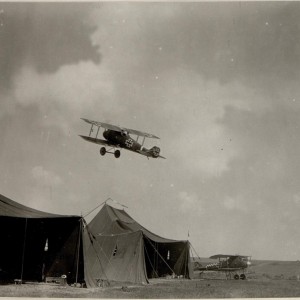 Aufstieg eines Jagdflugzeuges