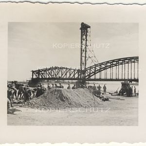 Rostow12