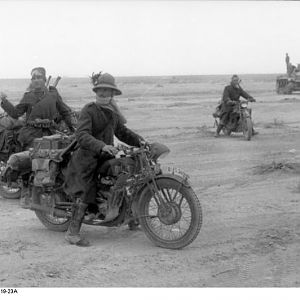 Nordafrika_italienische_Krad-Fahrer