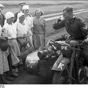 Russland_PK-Soldat_auf_Motorrad