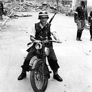 Warsaw_Uprising_by_Lokajski_-_Motorcycle
