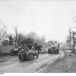 Russland_Kettenkrad_russischer_Panzer
