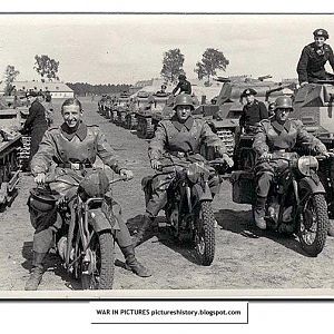 Wehrmacht-german-soldiers-ww2-second-world-war-motorcyclists