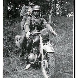Wehrmacht-german-soldiers-rare-pictures-unseen-images-ww2-german-motorcycles-DKW-SB500-001